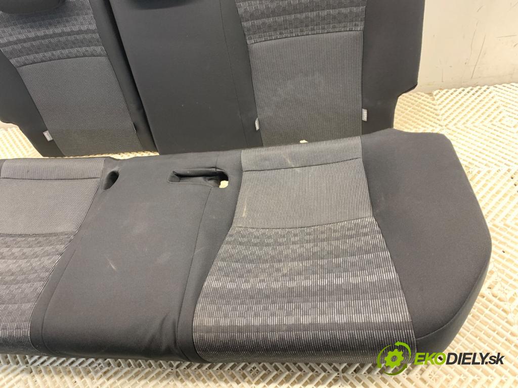TOYOTA YARIS III liftback 2016 51 kW 1.0 (KSP130_) 998 sedadlo druhý VLÁDA: