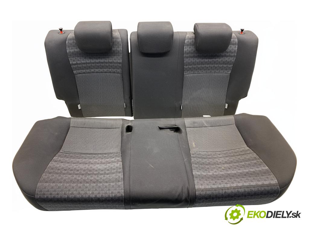 TOYOTA YARIS III liftback 2016 51 kW 1.0 (KSP130_) 998 Sedadlo druhý rad