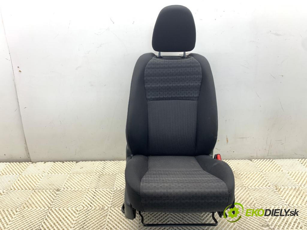 TOYOTA YARIS III liftback 2016 51 kW 1.0 (KSP130_) 998 Sedadlo pravy predný 