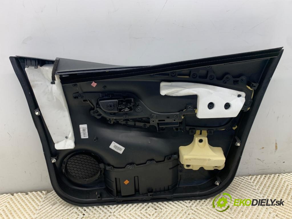TOYOTA YARIS III liftback 2016 51 kW 1.0 (KSP130_) 998 čalúnenie Dvere ľavy predný