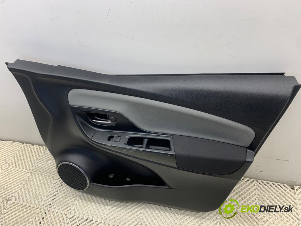 TOYOTA YARIS III liftback 2016 51 kW 1.0 (KSP130_) 998 čalúnenie Dvere pravy predný