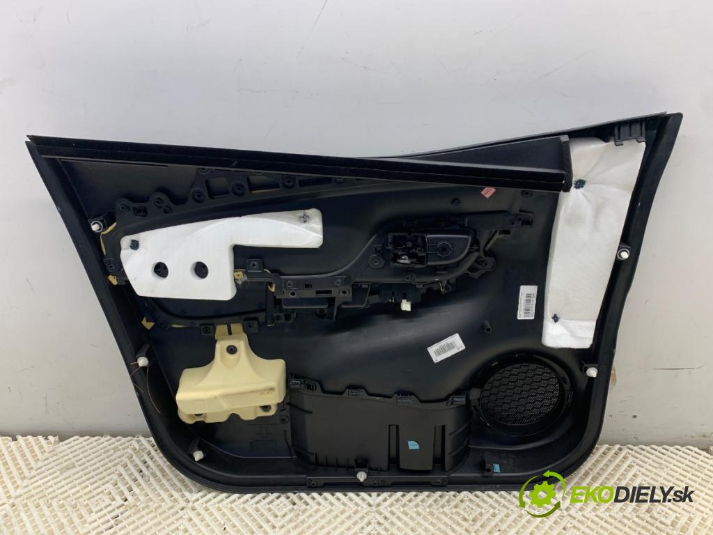 TOYOTA YARIS III liftback 2016 51 kW 1.0 (KSP130_) 998 čalúnenie Dvere pravy predný
