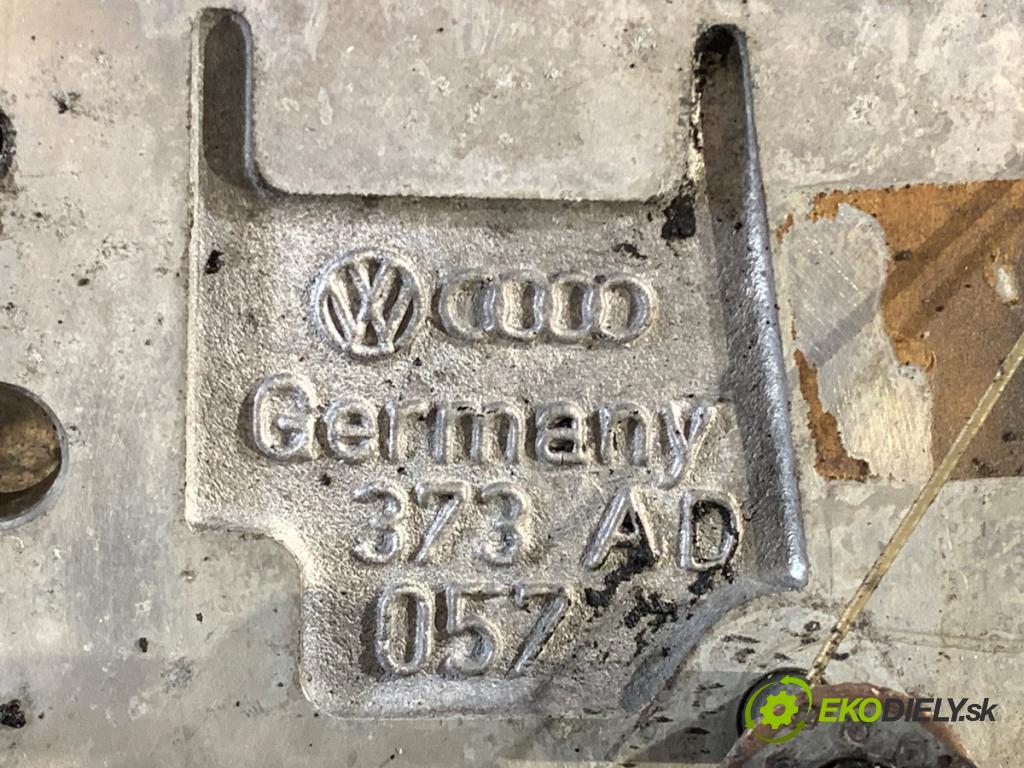 AUDI A8 D3 sedan 2003 202 kW 4.0 TDI quattro 3936 Hlava valcov ľavy 057373AD