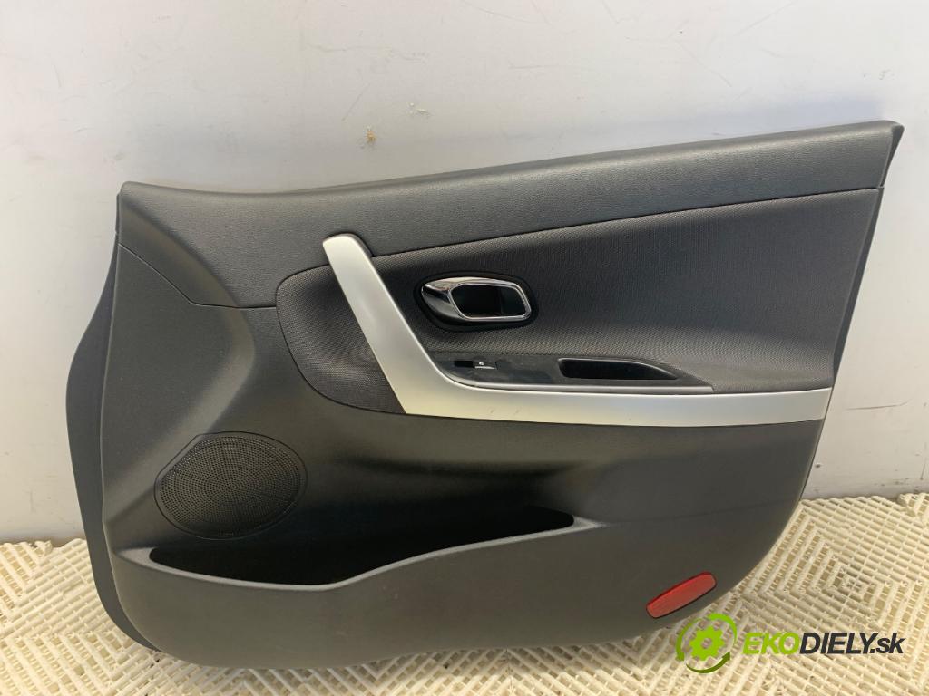KIA CEED liftback 2012 94 kW 1.6 CRDi 128 1582 čalúnenie Dvere pravy predný 82360-A2000