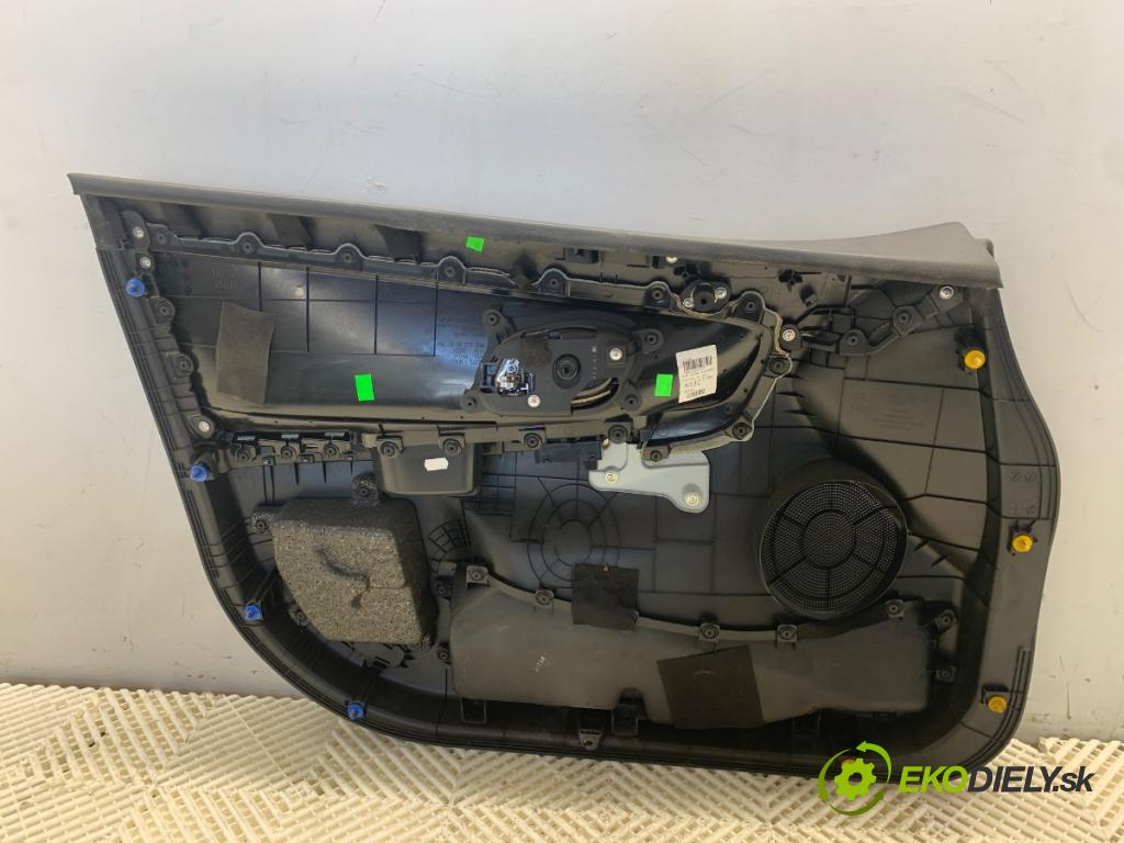 KIA CEED liftback 2012 94 kW 1.6 CRDi 128 1582 čalúnenie Dvere pravy predný 82360-A2000