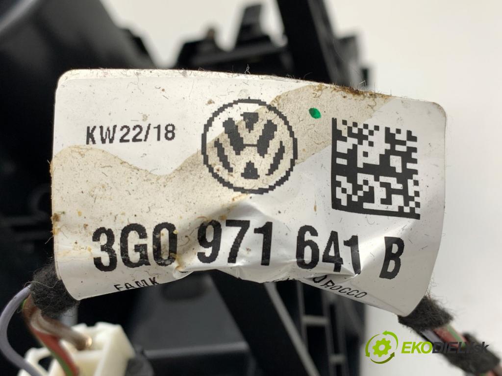 VW ARTEON liftback 2019 110 kW 2.0 TDI 1968 držák na nápoje 3G0971641B (Držák nápojů)