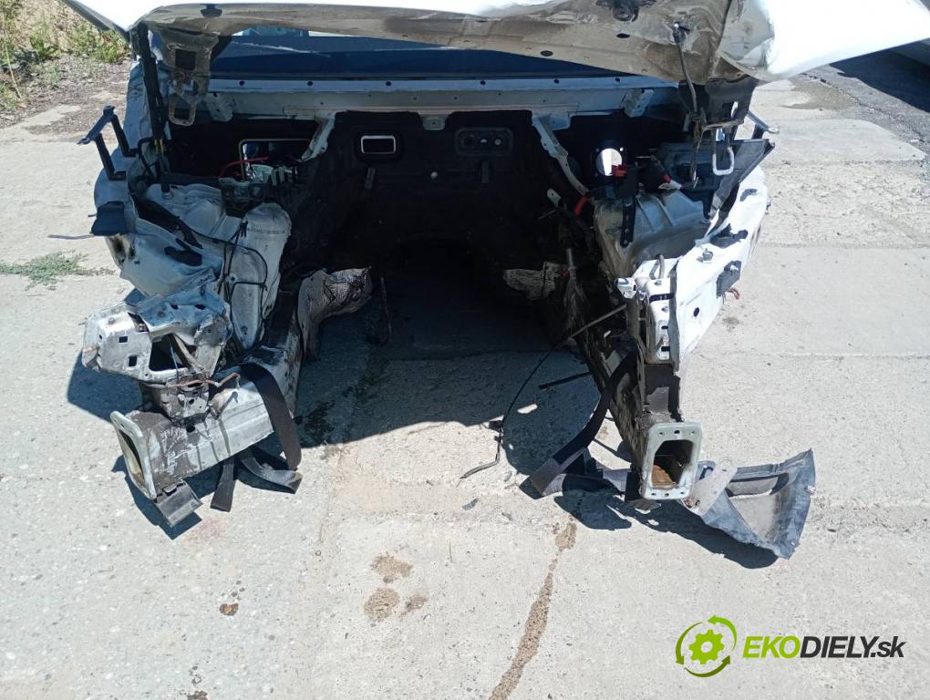 BMW F15 SUV 2015 160 kW xDrive 25 d 2993 KAROSERIA ČTVRŤÁK blatník práh střecha PODŁUŻNICA