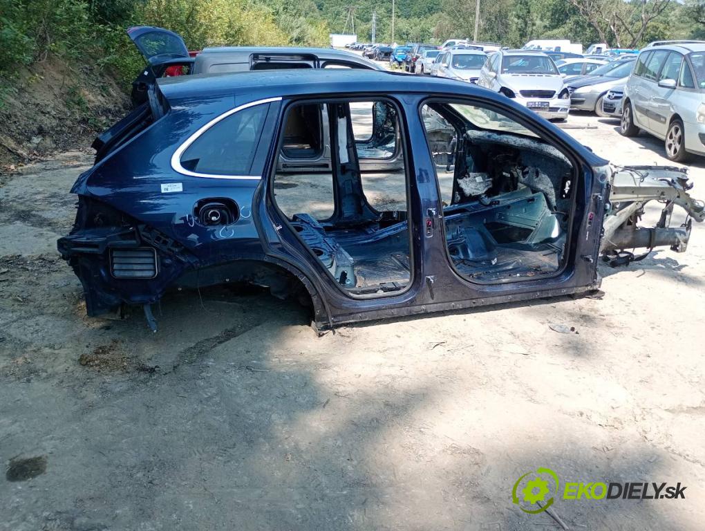 PORSCHE CAYENNE SUV 2013 220 kW 3.6 3598 KAROSERIA ČTVRŤÁK blatník práh střecha PODŁUŻNICA 
