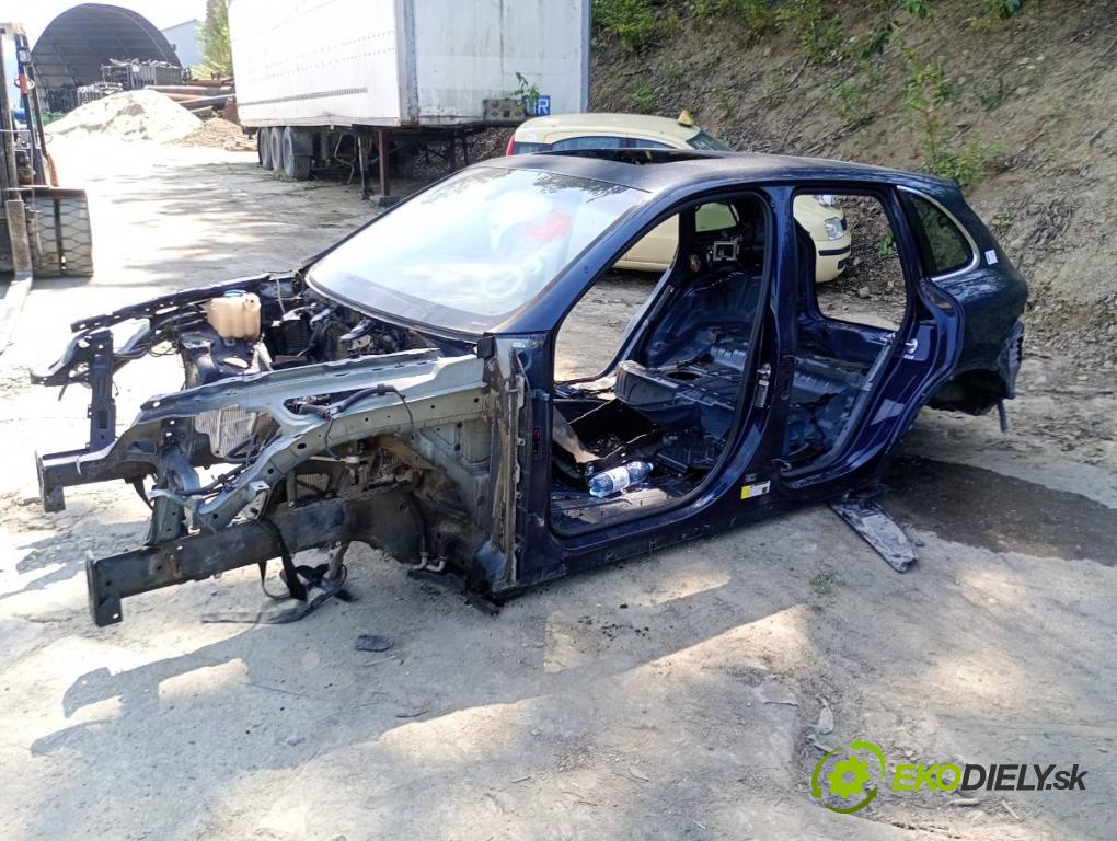 PORSCHE CAYENNE SUV 2013 220 kW 3.6 3598 KAROSERIA ČTVRŤÁK blatník práh střecha PODŁUŻNICA