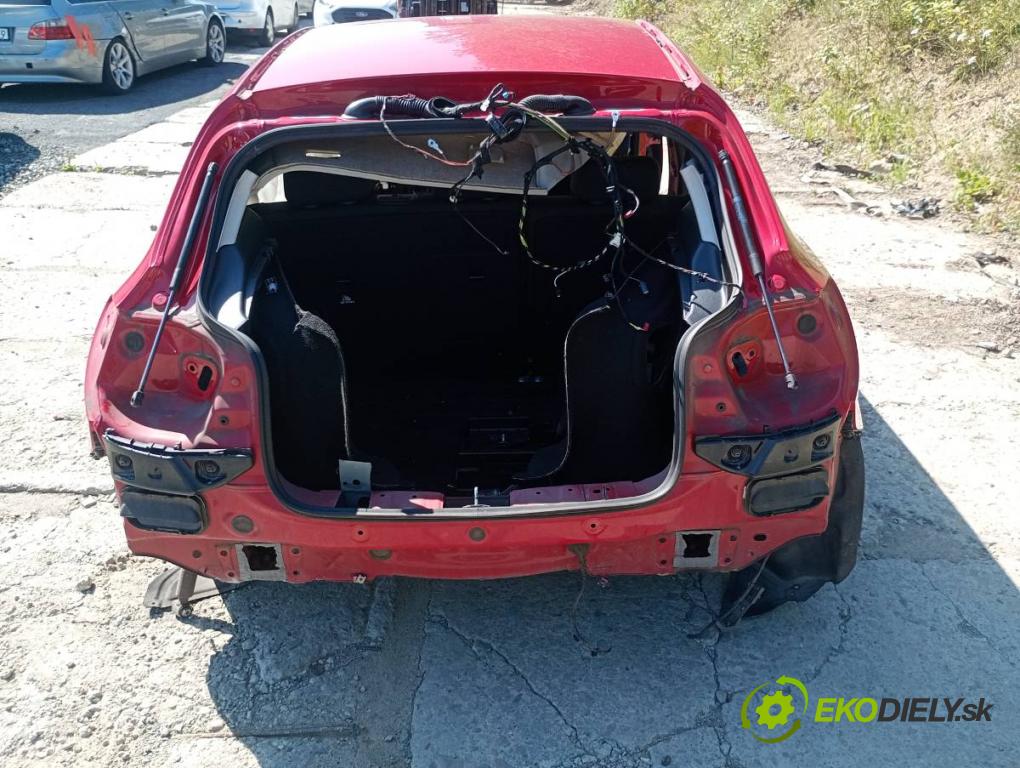 MERCEDES-BENZ W176 liftback 2013 90 kW A 180 (176.042) 1595 KAROSERIA ČTVRŤÁK blatník práh střecha PODŁUŻNICA
