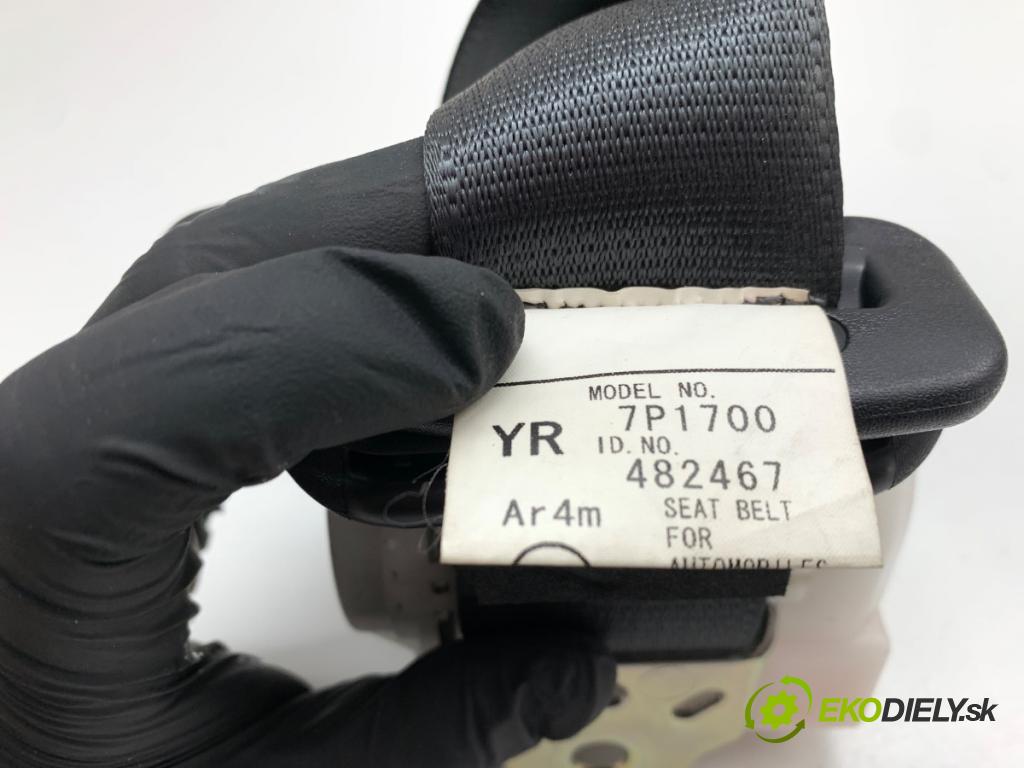 TOYOTA YARIS III liftback 2016 51 kW 1.0 (KSP130_) 998 Držiak BEZPEČNOSŤ pravy zad