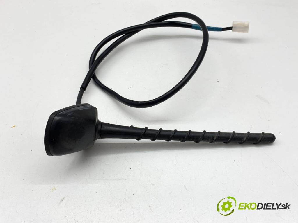 TOYOTA YARIS III liftback 2016 51 kW 1.0 (KSP130_) 998 ANTENA V3-08998C