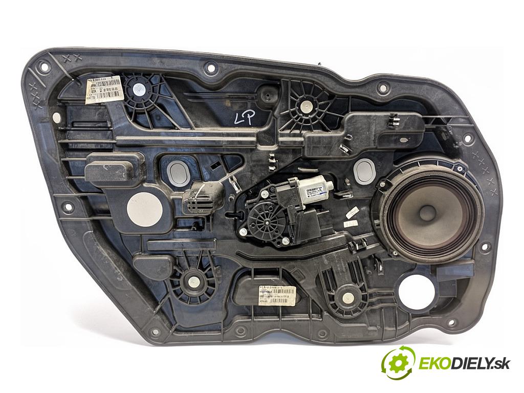 KIA CEED liftback 2012 94 kW 1.6 CRDi 128 1582 mechanismus okna levý přední část 82470-A2300