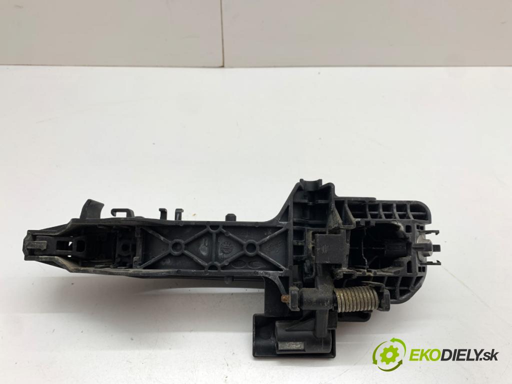 KIA CEED liftback 2012 94 kW 1.6 CRDi 128 1582 Kľučka vonkajšia pravy predný
