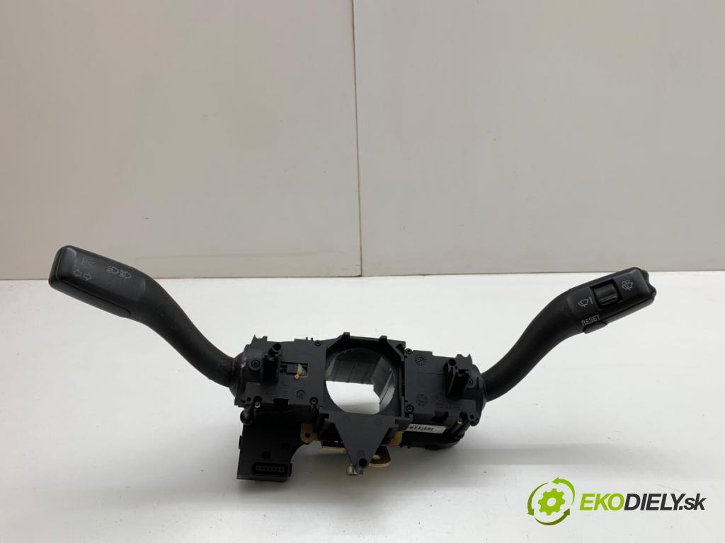 AUDI A6 C6 sedan 2004 165 kW 3.0 TDI quattro 2967 přepínač kombinovaný 4F0953549A (Páčky pod volantem)