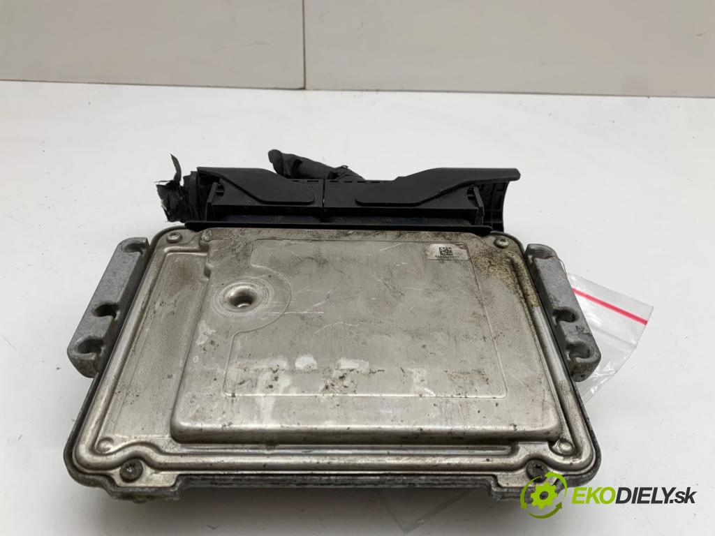 KIA CEED liftback 2012 94 kW 1.6 CRDi 128 1582 riadiaca jednotka Motor 39111-2A950 (Riadiaca jednotka)