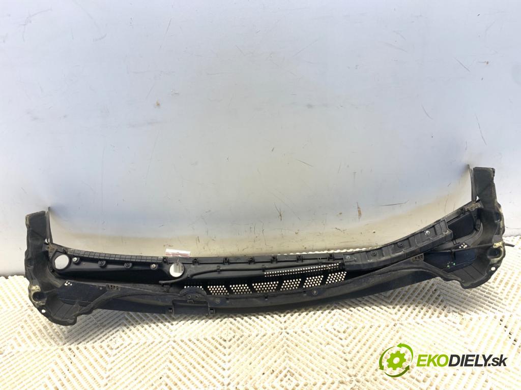 KIA CEED liftback 2012 94 kW 1.6 CRDi 128 1582 Torpédo, plast pod čelné okno 86151-A2000 (Torpédo (plast pod čelným sklom))