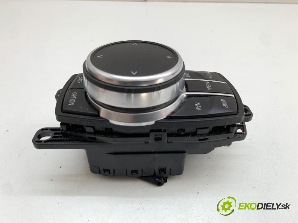 BMW F15 SUV 2018 225 kW xDrive 35 i 2979 násada držadlo IDRIVE 9866964