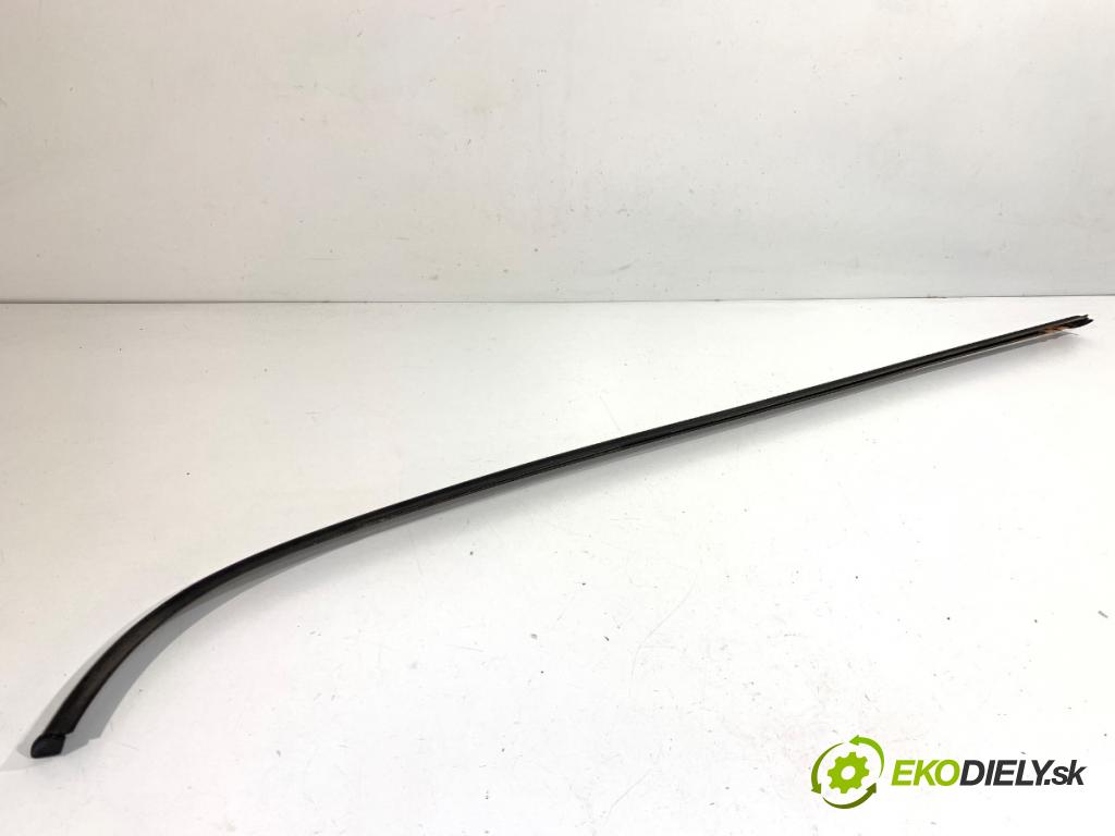 MINI R56 liftback 2012 55 kW One 1598 Lišta Sbírání: zad ľavy