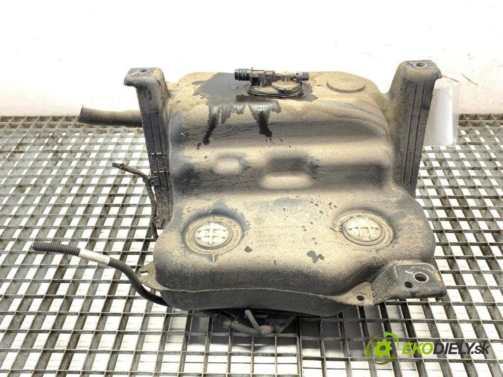VW ARTEON liftback 2019 110 kW 2.0 TDI 1968 nádržka SCR 5Q0131969F