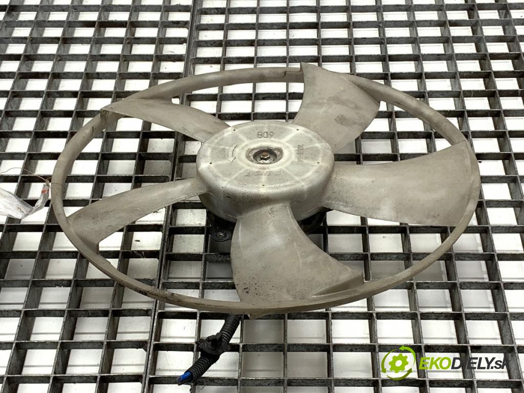 TOYOTA YARIS III liftback 2016 51 kW 1.0 (KSP130_) 998 Ventilátor chladiča 16363-0D090 (Ventilátor)