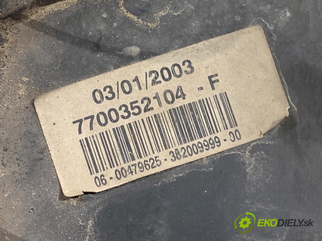 RENAULT MASTER II Skrzynia 2003 84 kW 2.8 dTI 2799 světlomet pravý přední část 7700352104