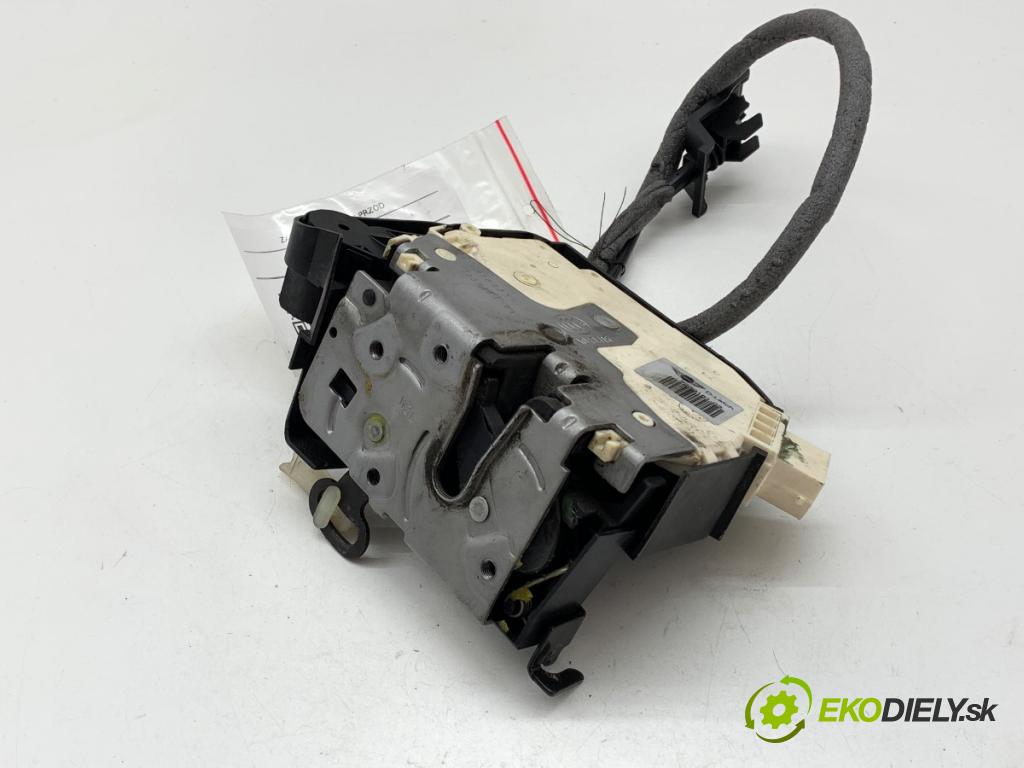 MINI R56 liftback 2012 55 kW One 1598 zámok Dvere ľavy predný 7239161