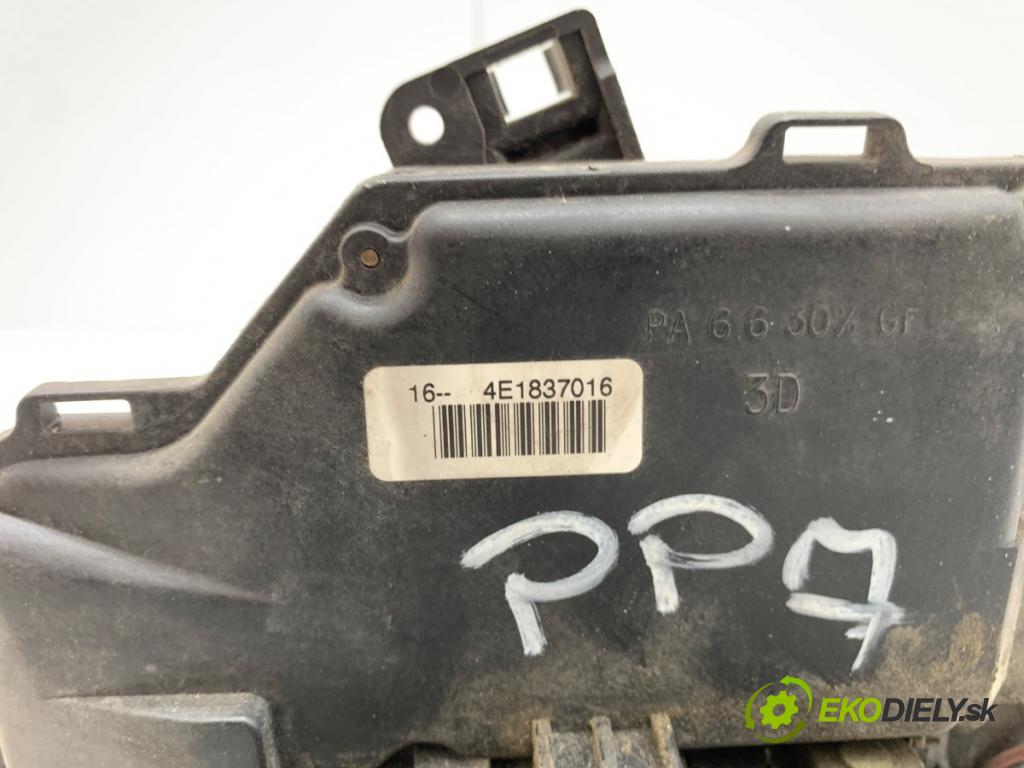 AUDI A8 D3 sedan 2002 246 kW 4.2 quattro 4172 zámok dveře pravý přední část 4E1837016