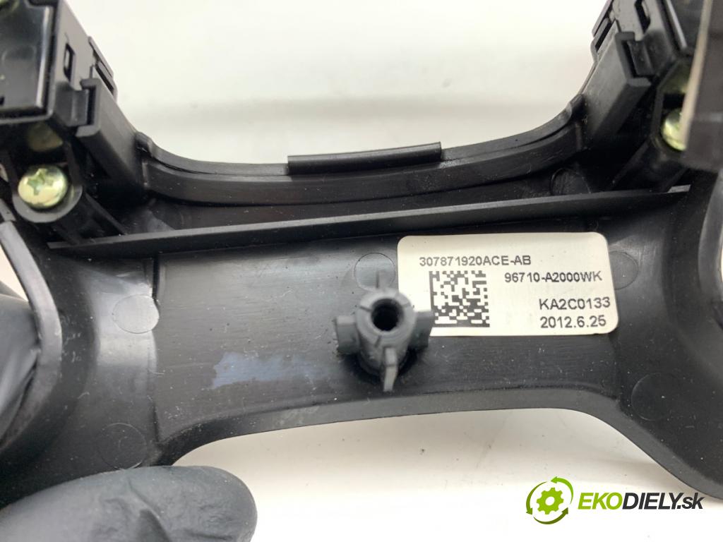 KIA CEED liftback 2012 94 kW 1.6 CRDi 128 1582 SPÍNAČE: volantu 96710-A2000
