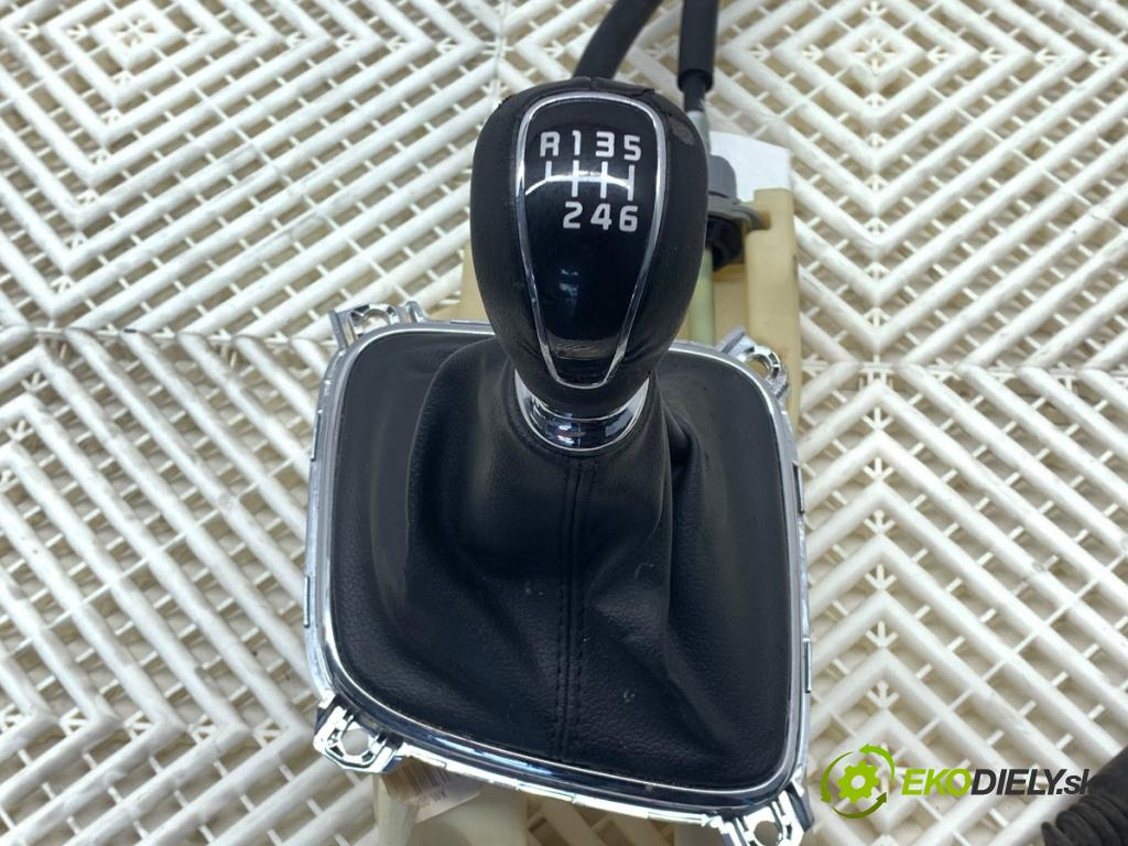 KIA CEED liftback 2012 94 kW 1.6 CRDi 128 1582 Kulisa 43700-A2300 (Rýchlostná páka (kulisa))