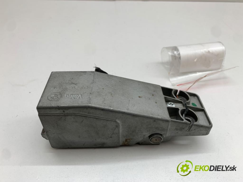 MINI R56 liftback 2012 55 kW One 1598 blokáda volantu (Riadenie ostatné)