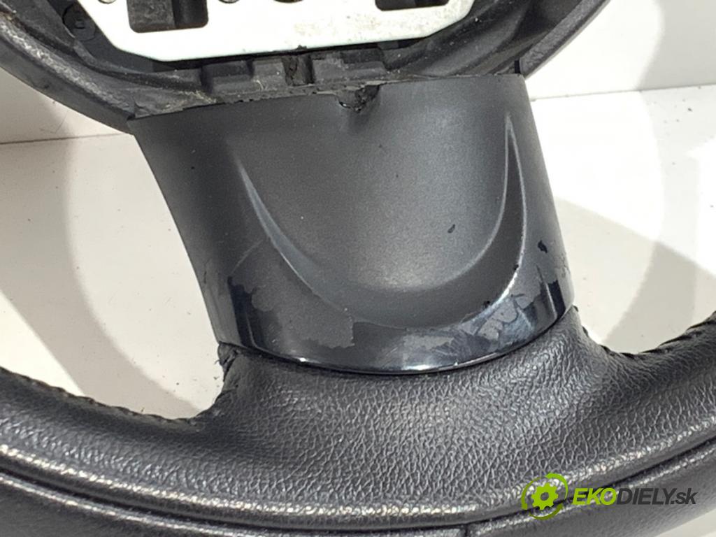 MINI R56 liftback 2012 55 kW One 1598 Volant  (Volant)
