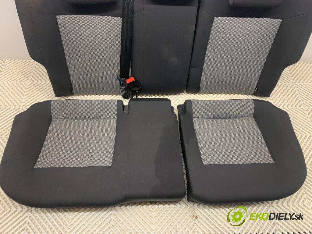 VW POLO V liftback 2013 44 kW 1.2 1198 Sedadlo druhý rad