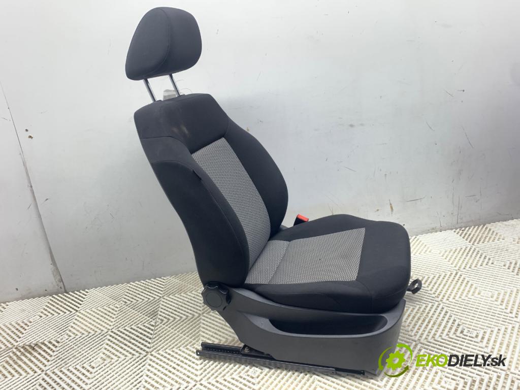 VW POLO V liftback 2013 44 kW 1.2 1198 Sedadlo pravy predný