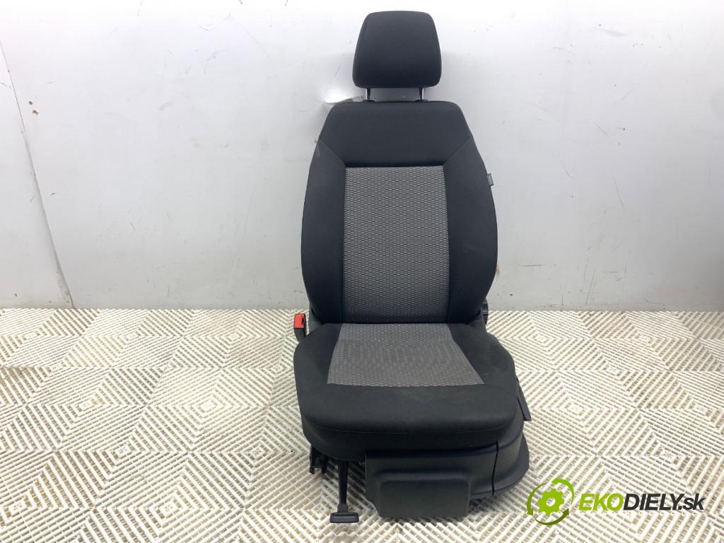 VW POLO V liftback 2013 44 kW 1.2 1198 Sedadlo ľavy predný 