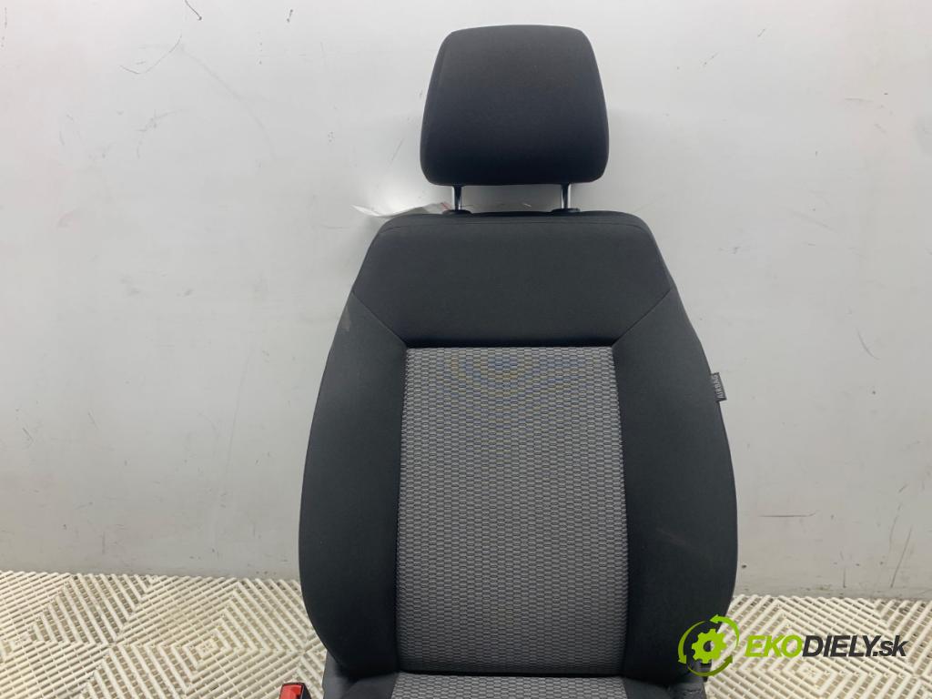 VW POLO V liftback 2013 44 kW 1.2 1198 Sedadlo ľavy predný