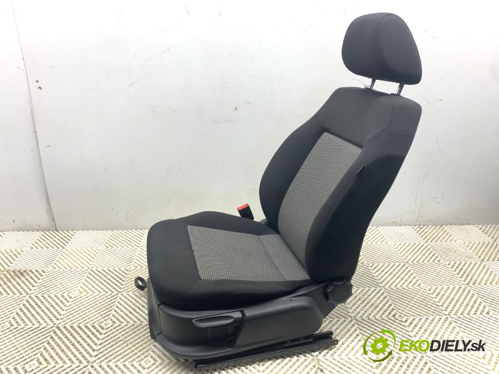 VW POLO V liftback 2013 44 kW 1.2 1198 Sedadlo ľavy predný
