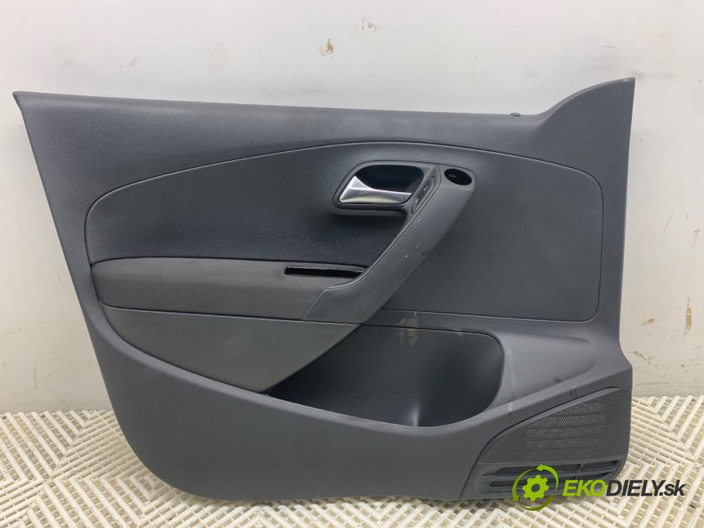VW POLO V liftback 2013 44 kW 1.2 1198 ča dveře levý přední část 