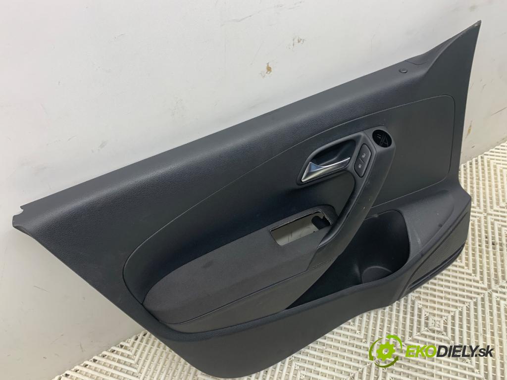 VW POLO V liftback 2013 44 kW 1.2 1198 ča dveře levý přední část