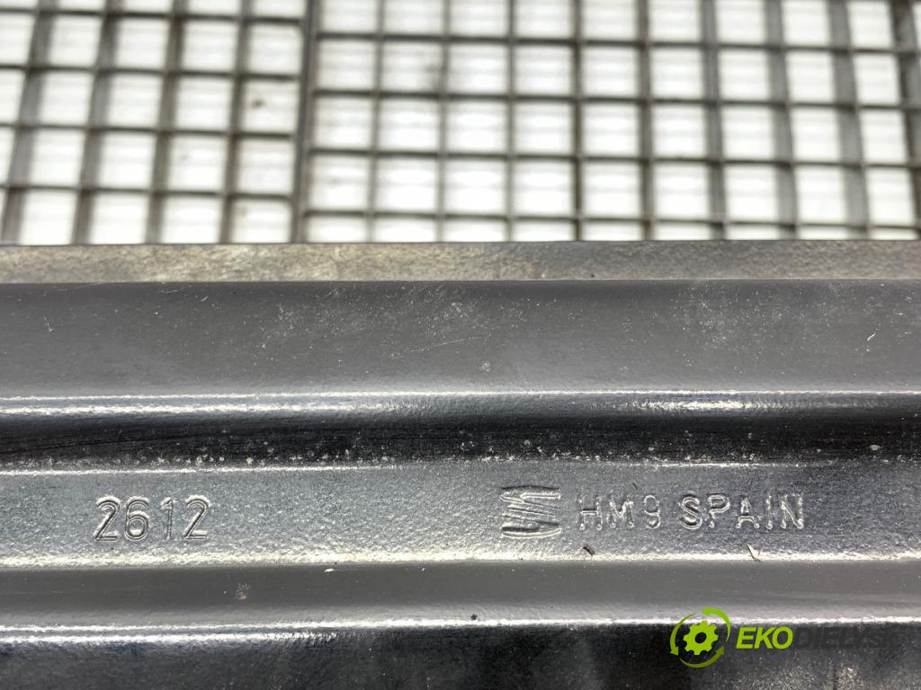 SEAT EXEO sedan 2012 147 kW 2.0 TFSI 1984 Výstuha nárazníka zad 3R0807305 (Výstuha zadná)