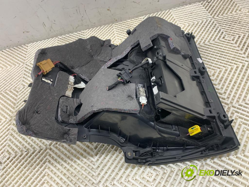 SEAT EXEO sedan 2012 147 kW 2.0 TFSI 1984 přihrádka kastlík spolujezdce 3R1857035E (Přihrádka (kastlík))