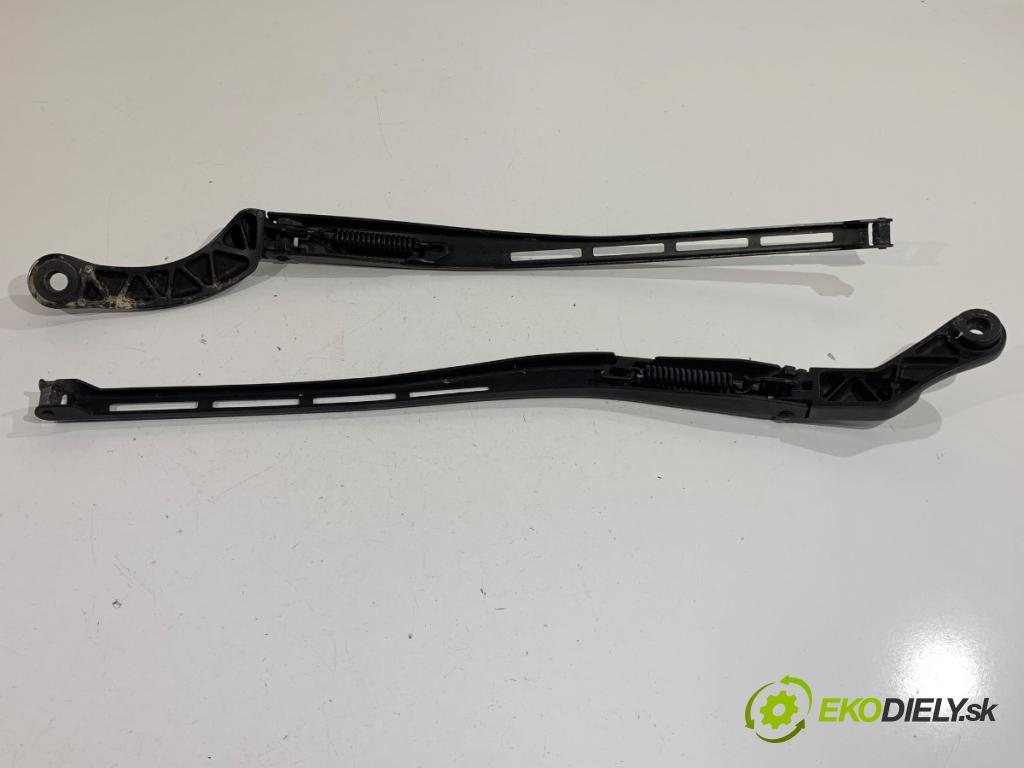 SEAT EXEO sedan 2012 147 kW 2.0 TFSI 1984 ramena stěrače přední část 8E1955407C 8E1955408C