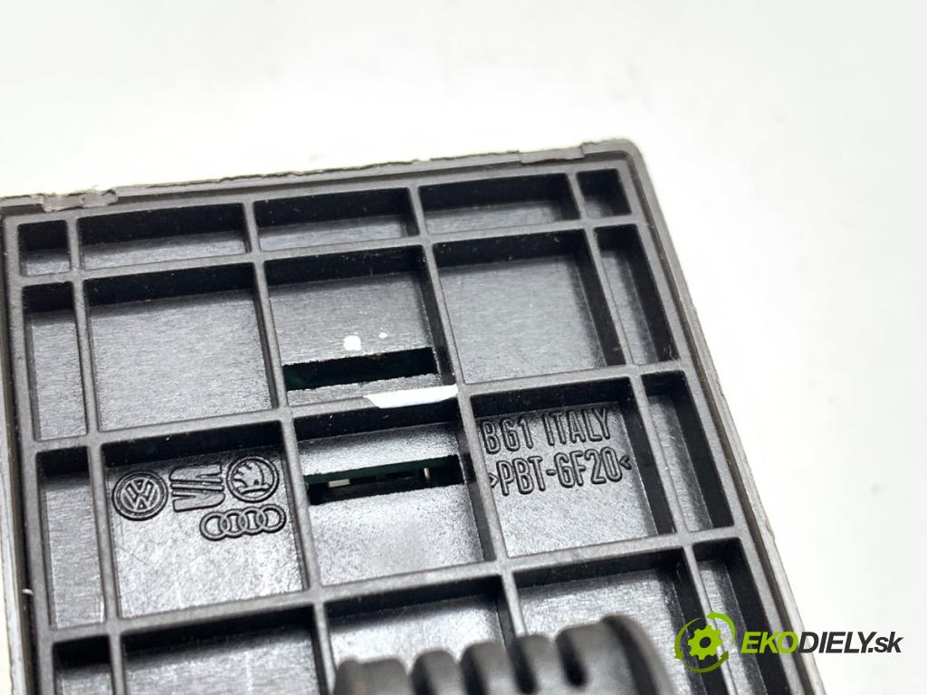 SEAT EXEO sedan 2012 147 kW 2.0 TFSI 1984 přepínač oken  (Páčky pod volantem)