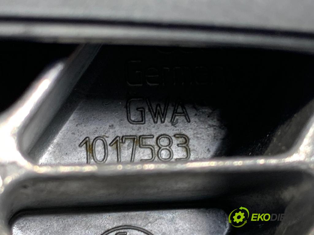 SEAT EXEO sedan 2012 147 kW 2.0 TFSI 1984 loketní opěrka  (Loketní opěrka)