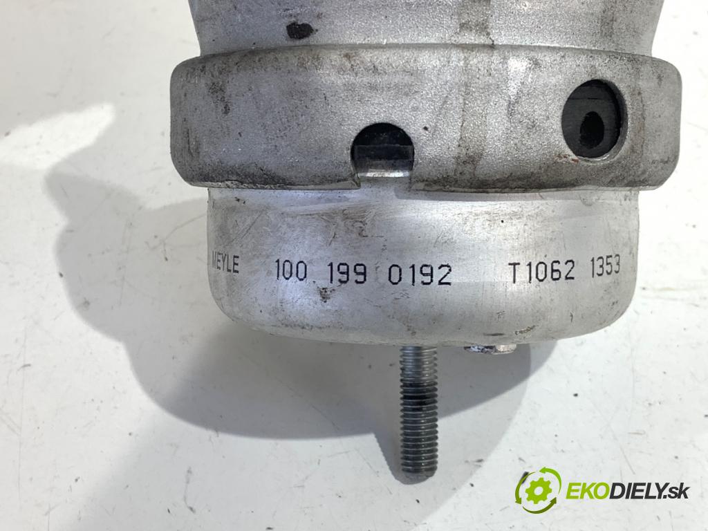 SEAT EXEO sedan 2012 147 kW 2.0 TFSI 1984 AirBag motora pravý
