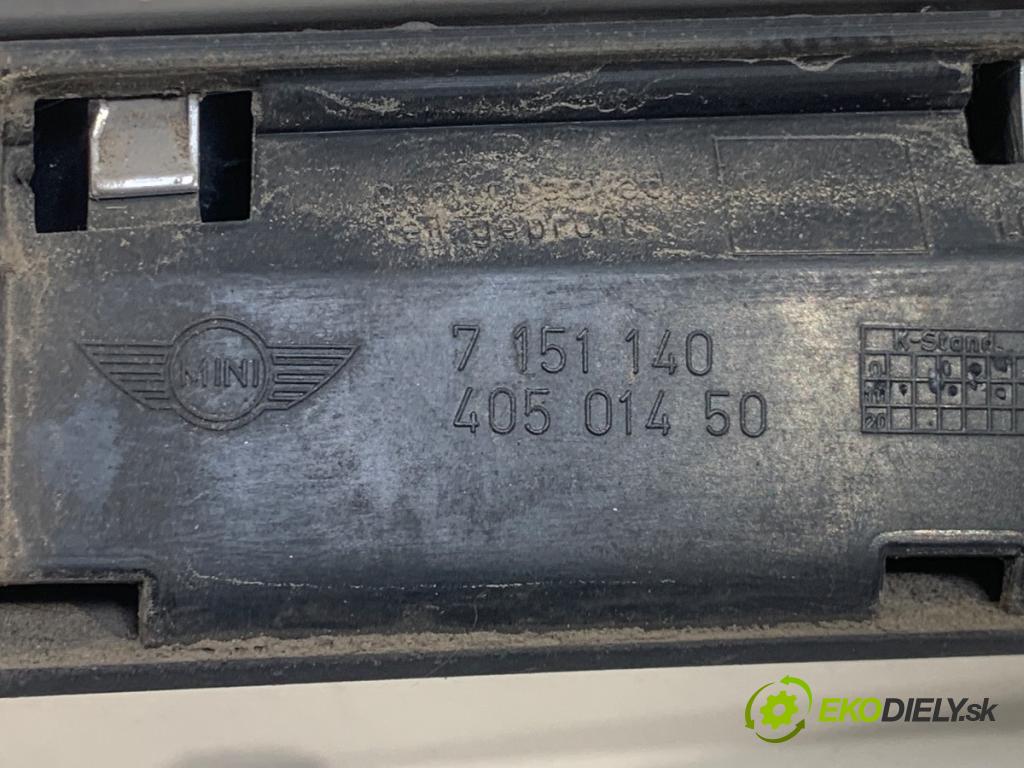 MINI R56 liftback 2012 55 kW One 1598 Lišta dverí zad 7151140