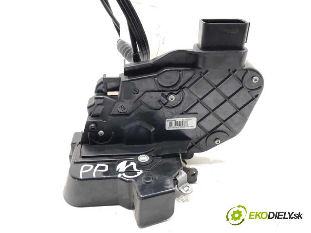 VOLVO C30 liftback 2007 100 kW 2.0 D 1998 zámok dveře pravý přední část 30753664
