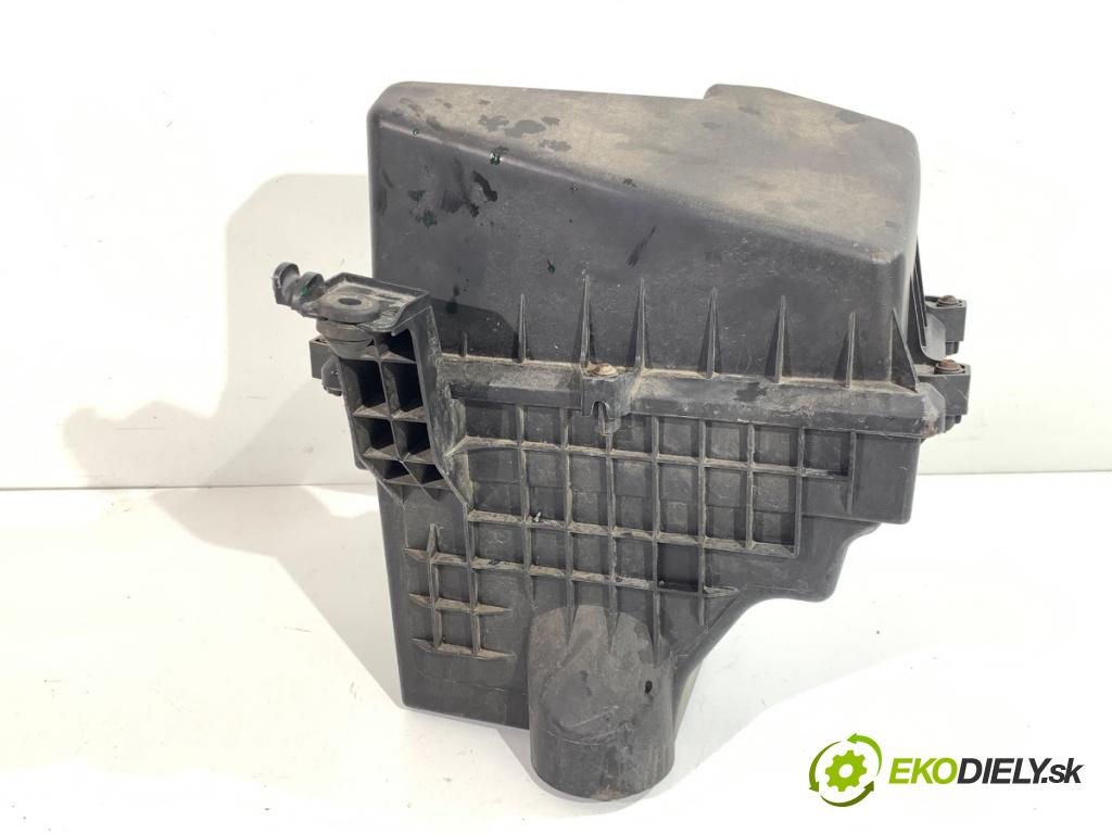VOLVO C30 liftback 2007 100 kW 2.0 D 1998 obal filtra vzduchu 4M51-9600-DA (Kryt vzduchového filtru)