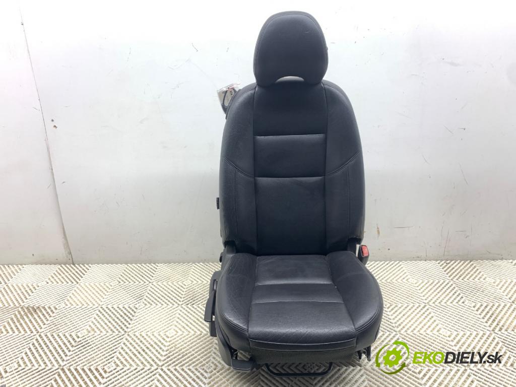 VOLVO C30 liftback 2007 100 kW 2.0 D 1998 Sedadlo pravy predný 