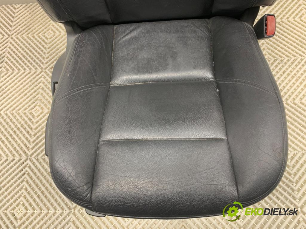 VOLVO C30 liftback 2007 100 kW 2.0 D 1998 Sedadlo pravy predný